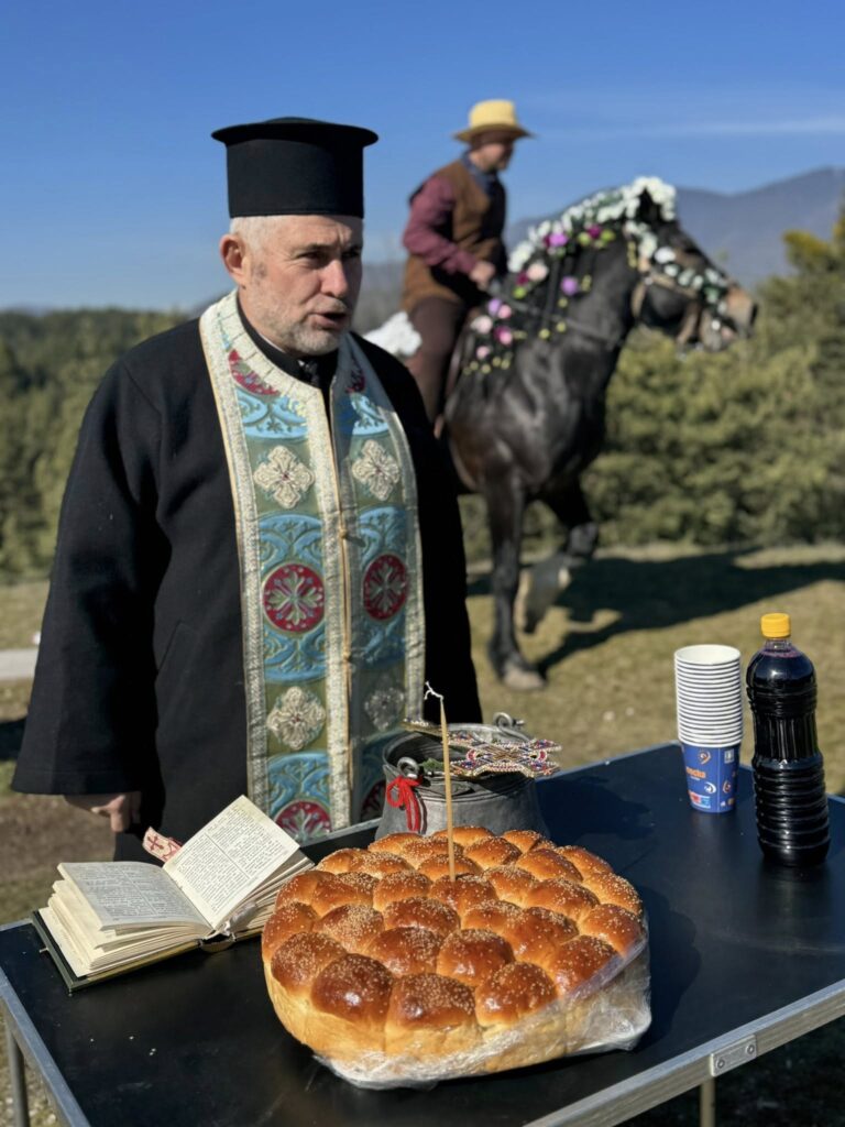 С кушии, фолклор и благослов – Велинград отбеляза Тодоровден